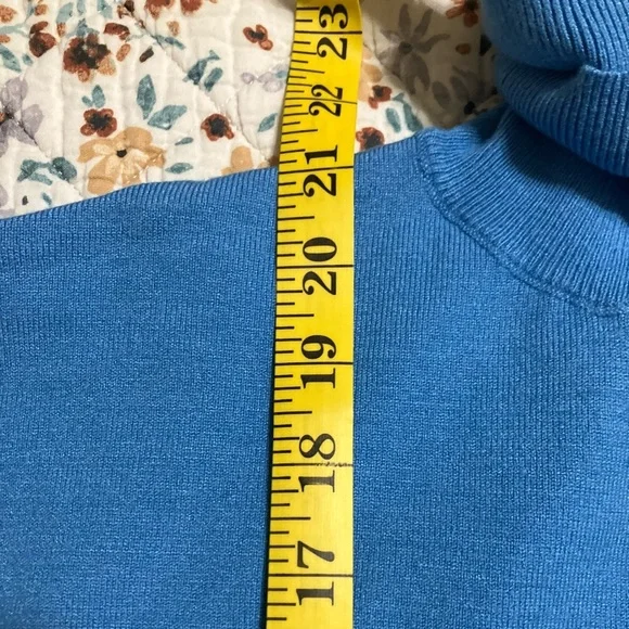 NWT!!
Double Zero Women'sTextured Mock Neck Pullover Sweater - Picture 5 of 6